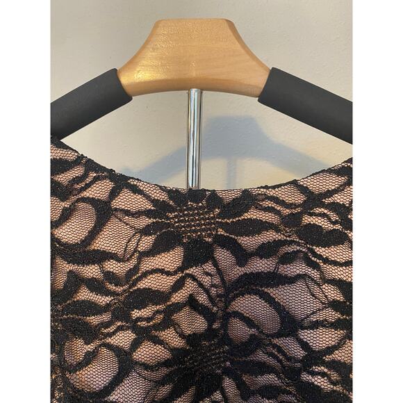 City Studio Top Black Floral Lace Cropped Long Sheer Sleeves V-Neck Back size 3 - Picture 5 of 11